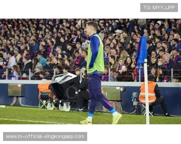 莱万续约风云未平，巴萨前景悬而未决